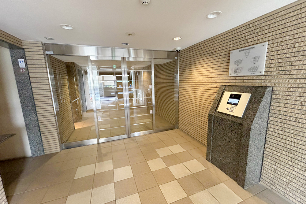 マンションエントランス